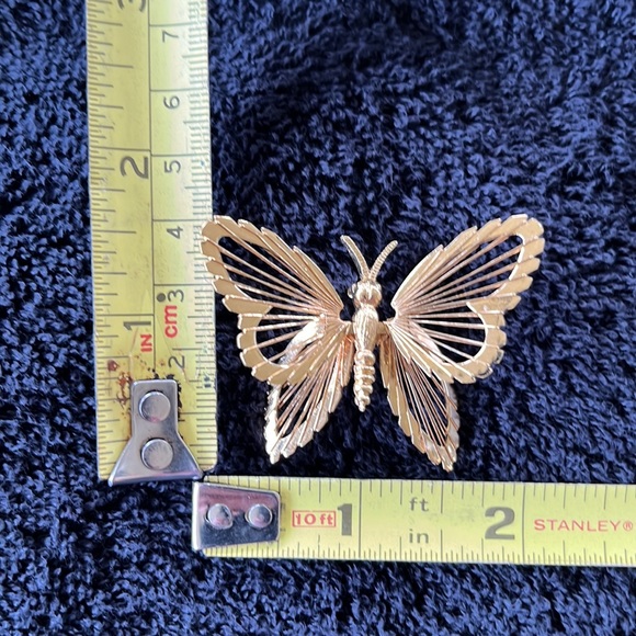 Monet Gold Tone Butterfly Brooch - Picture 4 of 4